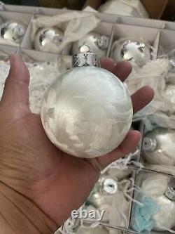 FRONTGATE HOLIDAY COLLECTION CHRISTMAS Xmas ORNAMENTS Lot OF 30 White Silver Cle
